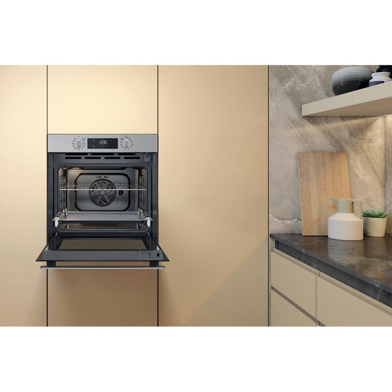 Whirlpool Horno Encastre OMR58RR1X Eléctrico A + Lifestyle frontal open