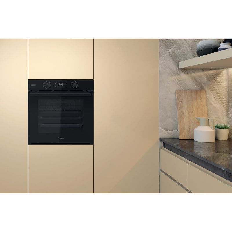 Whirlpool Horno Encastre OMSR58RU1SB Eléctrico A + Lifestyle frontal