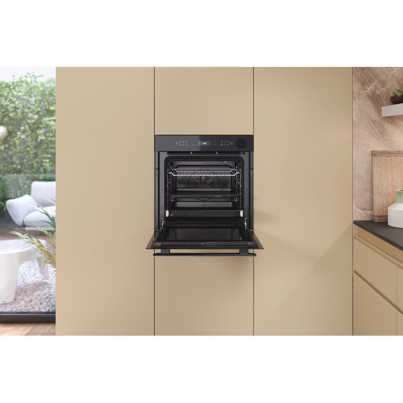 Whirlpool Horno Encastre AKZ9S 8270 NB Eléctrico A + Lifestyle frontal open